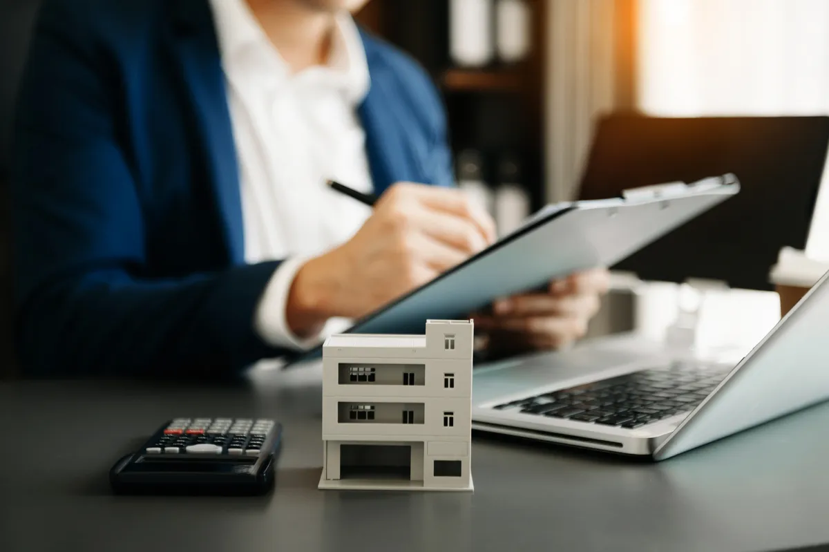 不動産のブローカー